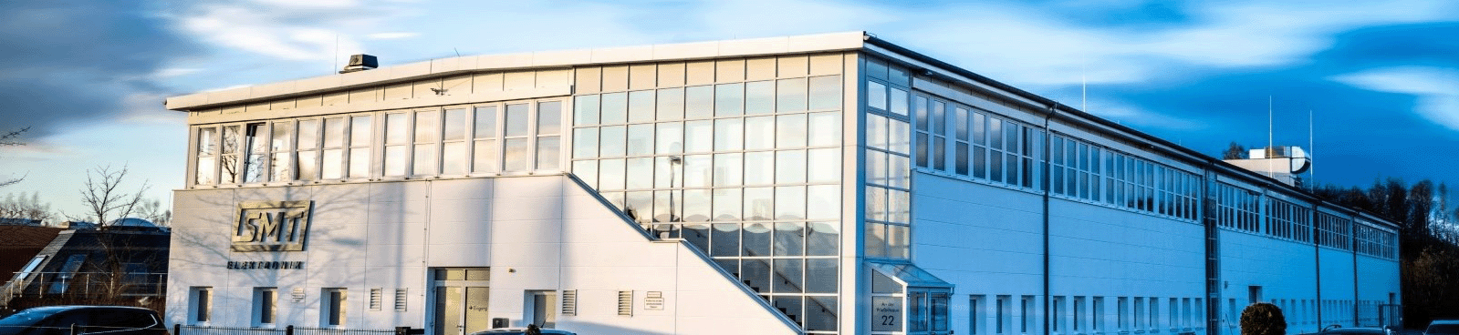 Firmengebaeude SMT ELEKTRONIK Außenansicht Firma SMT